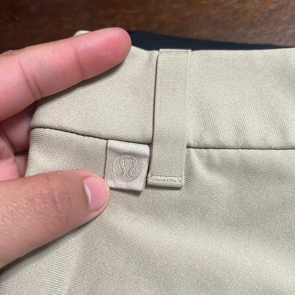 Lululemon men kaki pants